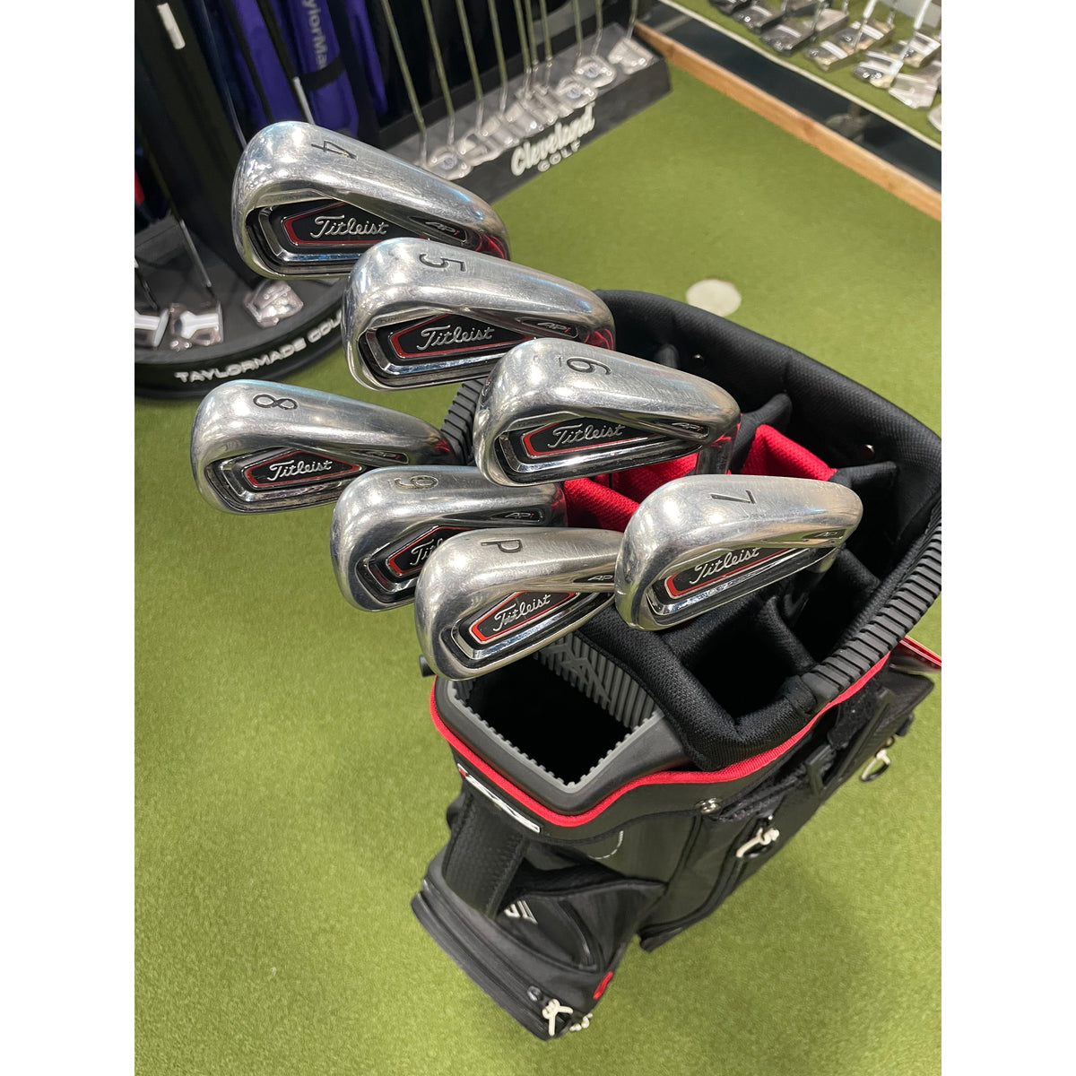 ENSEMBLE DE FERS USAGÉ TITLEIST AP1 RH REGULIER
